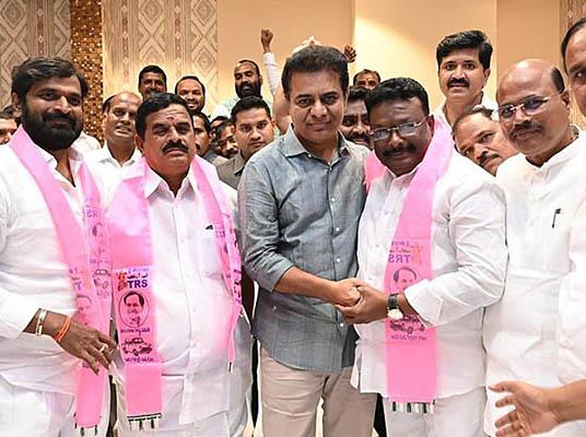 Telangana Politic : ఆ ముగ్గురు.. ఆ లెక్కే వేరు!.. ఆఫ్ ది రికార్డ్ మేటర్