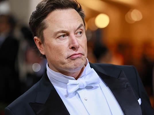Elon Musk : 5,500 మంది పొట్టకొట్టేందుకు రెడీ అయిన మస్క్…