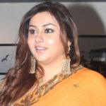 Namitha Political Entry : పాలిటిక్స్‌లో చాలా ఇంట్రెస్ట్ ఉంది.. లెట్స్ సీ : నమిత