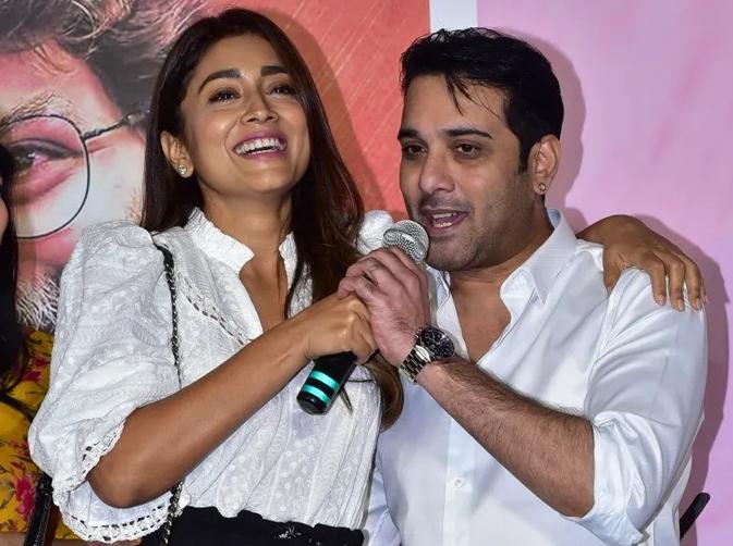 Nuvve Nuvve Movie 20 Years Celebrations : నువ్వే నువ్వే సినిమాపై రాసిన రివ్యూలో టైటిల్ వింటే ఆ సినిమా అస్సలు చూడరా?