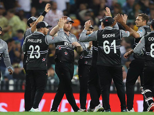 T20 : ఆసీస్ కు షాకిచ్చిన కివీస్…