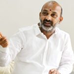 Bandi Sanjay : ట్యాంక్‌బండ్‌పై కృష్ణ కాంస్య విగ్రహాన్ని ఏర్పాటు చేస్తాం : బండి సంజయ్