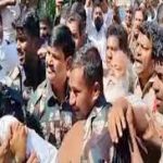 Tadipatri: జేసీపై రాళ్ల దాడి.. తాడిపత్రిలో హైటెన్షన్..