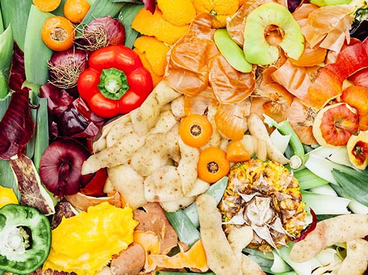 Fruits and Vegetables Peel Benefits : తొక్కే కదా అని తీసిపారేస్తున్నారా.. ఇది తెలుసుకోండి