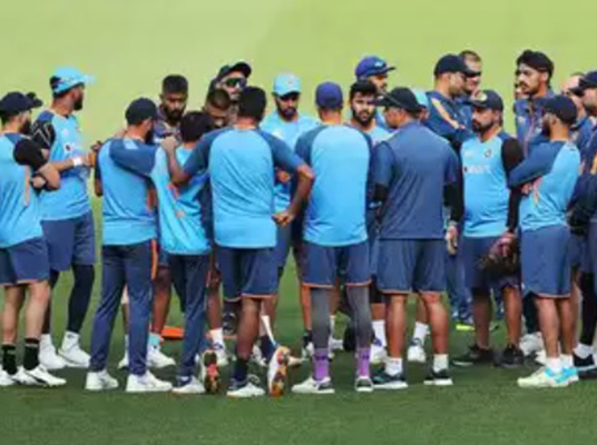 Mega Tournaments : సిరీస్‌ల్లో హీరోలు.. మెగా టోర్నీల్లో జీరోలు..