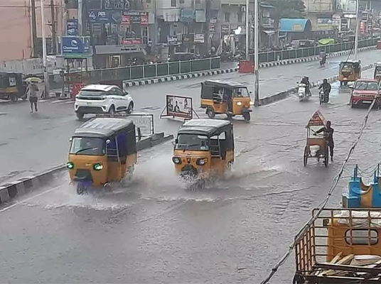 Rains : తెలుగు రాష్ట్రాలను వీడని వర్షాలు..మరో 3 రోజులు వానలే వానలు