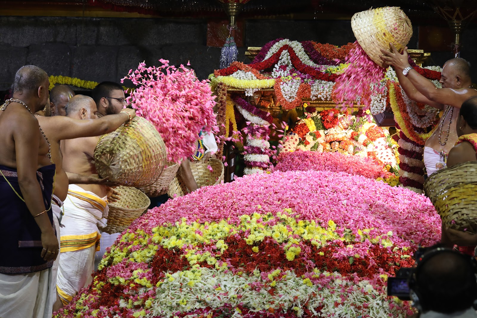 BC Votes : వాళ్ల ఓటు బ్యాంకే టార్గెట్.. ఒకేదారిలో జగన్, చంద్రబాబు..