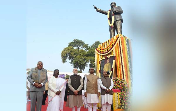 TMC : టీఎంసీ నేతను అరెస్ట్ చేసిన గుజరాత్ పోలీసులు.. ఆ ట్వీట్లే కారణమా?