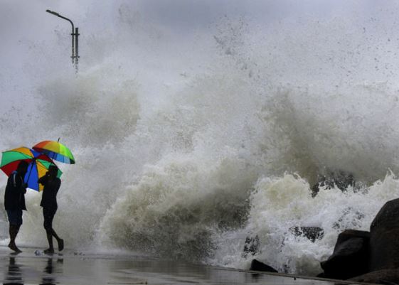 AP Cyclone: ముంచెత్తిన వాన.. తుపాను తఢాకా.. సీఎం రివ్యూ..