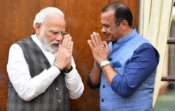 Komatireddy :  మోదీతో కోమటిరెడ్డి భేటీ.. ఆ విషయాలపైనే చర్చ..