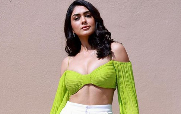Mrunal Thakur: మృణాల్ డ‌బ్బు మ‌నిషా… అలా ఎందుకు మాట్లాడిన‌ట్టు?