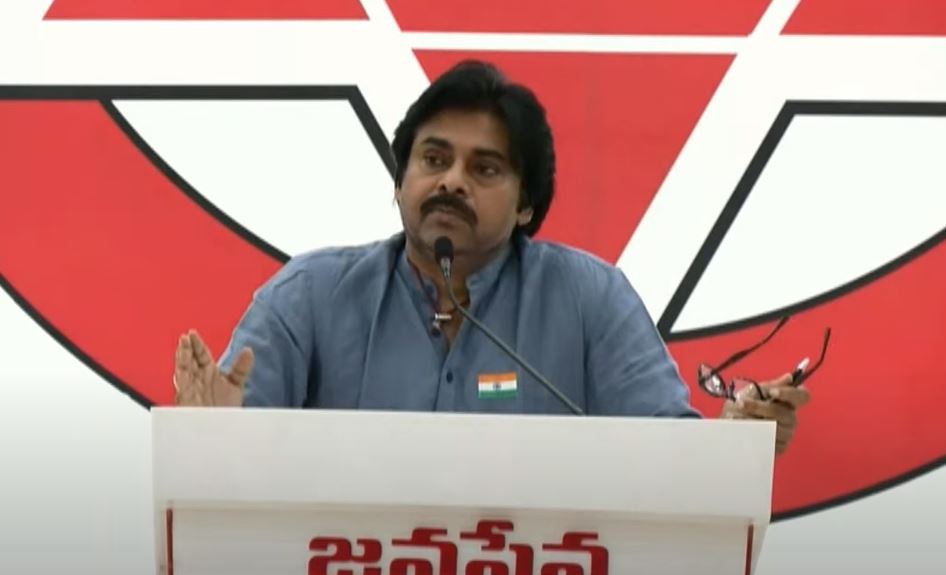 Trump: ట్రంప్ ఫేస్‌బుక్, ఇన్‌స్టాగ్రామ్ ఖాతాలను  పునరుద్దరించిన మెటా