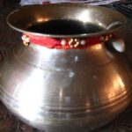 Vastu Tips : మీ ఇంట్లో ఇత్తడి పాత్రలు ఉన్నాయా.. అయితే ఈపని చేయండి