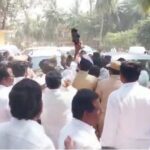 YSRCP: వైసీపీలో డిష్యూం డిష్యూం.. ఎంపీ, ఎమ్మెల్యే అనుచరుల ఫైటింగ్..