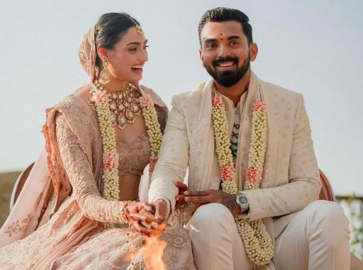Indians: విదేశాలకు క్యూ కడుతున్న భారతీయులు.. దేశాన్ని వీడిన 1.8 కోట్ల మంది