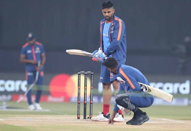 IND vs NZ:పిచ్ తిరిగింది.. ఉద్యోగం ఊడింది..