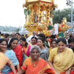 Pattu sarees : పండుగలకి పట్టు చీరలకి సంబంధమేంటి….