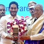 Governor : బిశ్వభూషణ్ కు ఏపీలో వీడ్కోలు.. గవర్నర్‌ వ్యవస్థకు నిండుదనం తెచ్చారు: సీఎం జగన్