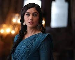 Mrunal Thakur:క్రేజీ ప్రాజెక్ట్‌లో ‘సీతారామం’ బ్యూటీ!