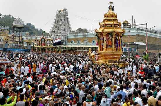 TTD:శ్రీవారి సేవలో పరమ భక్తులు