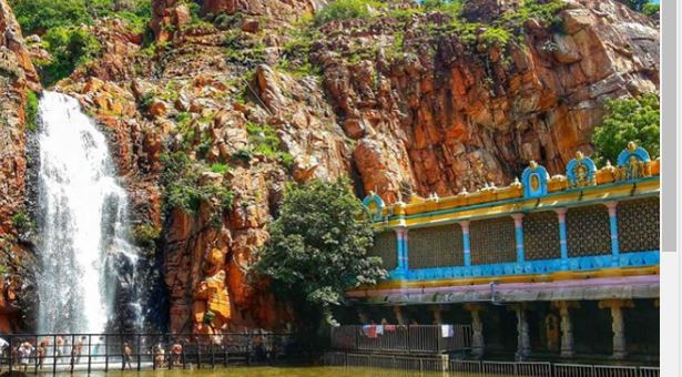 గతం గురించి బాధపడుతూ