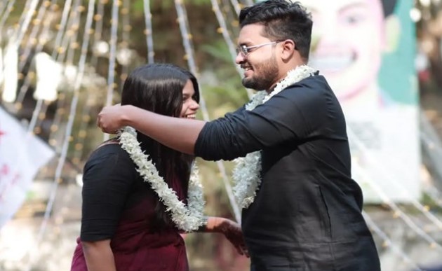 Love Marriage: పెద్దలు ఒప్పుకోలేదని.. ప్రేమకు వేదికైన కాలేజీలో పెళ్లి చేసుకున్న జంట