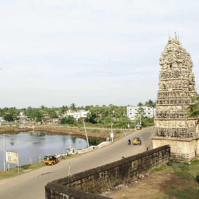 Spiritual : గుడికి వెళ్లే ముందు తలస్నానం చేయాల్సిందేనా.!