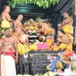Bhadrachalam: వైభవంగా భద్రాచలం శ్రీరామచంద్రుడి పట్టాభిషేకం.. పెద్ద ఎత్తున తరలివచ్చిన భక్తులు