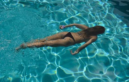 Swimming Pools: అక్కడ మహిళలు టాప్‌లెస్‌గా స్విమ్మింగ్ చేయొచ్చు...