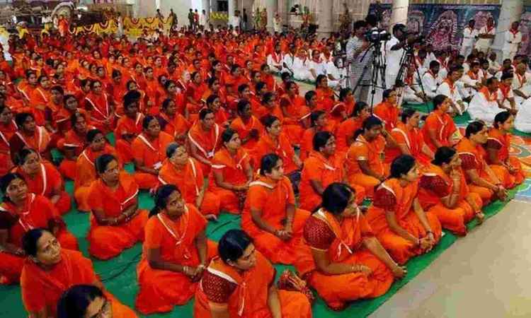 God's service : దేవుడి సేవలో నారేప వృక్షం