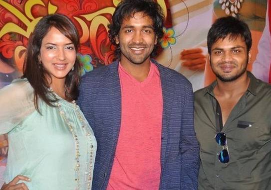 Prabhas - Mahesh : ప్ర‌భాస్‌ని ఢీ కొట్ట‌నున్న మ‌హేష్‌.. ర‌స‌వ‌త్త‌రంగా మారుతున్న సంక్రాంతి పోరు
