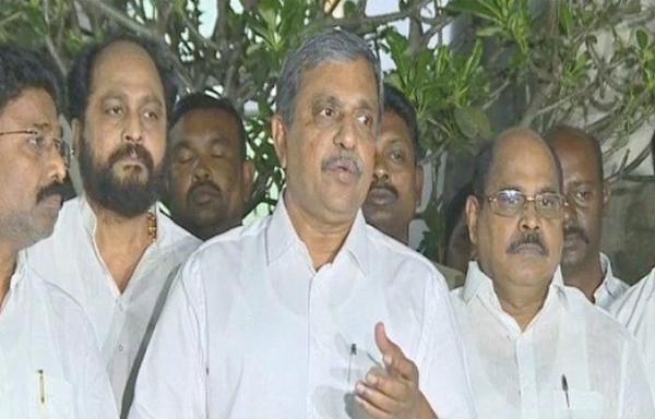 Congress: కోమటిరెడ్డికి బిగుస్తున్న ఉచ్చు.. ఈసారి వేటు తప్పదా?