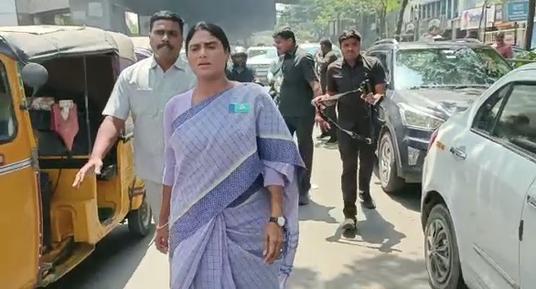 Sajjanar: బిగ్‌బీ.. ఆ కంపెనీలను ప్రమోట్ చేయకండి: సజ్జనార్