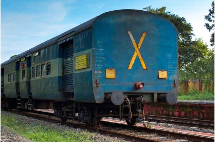 Train: జర్నీ చేయరు.. కానీ ట్రైన్ టికెట్ కొంటారు.. ఎందుకంటే?