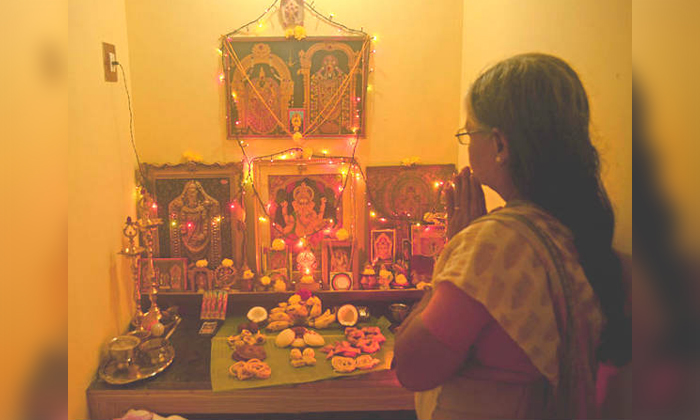 Gold Rates at March 31 : ఈరోజు బంగారం ధరలు ఎలా ఉన్నాయంటే..?