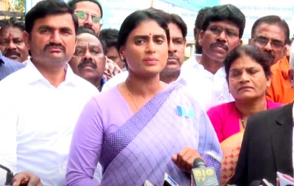 Teachers: కేసీఆర్‌కు 'స్పౌజ్' సెగ.. రాష్ట్రవ్యాప్తంగా టీచర్ల ఆందోళన..