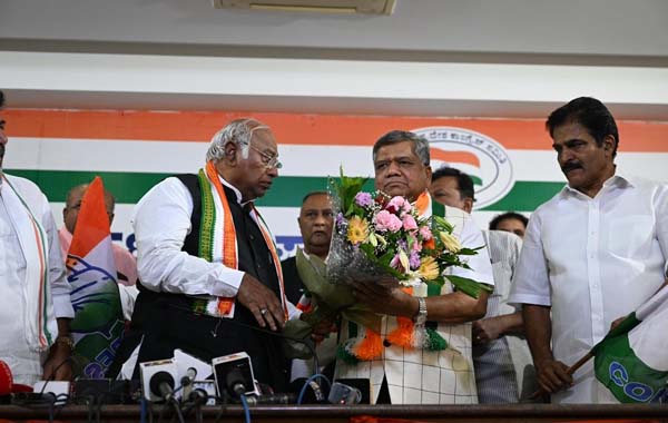 Karnataka: బీజేపీకి బిగ్ షాక్.. కాంగ్రెస్ లో చేరిన మాజీ సీఎం జగదీశ్ శెట్టర్..