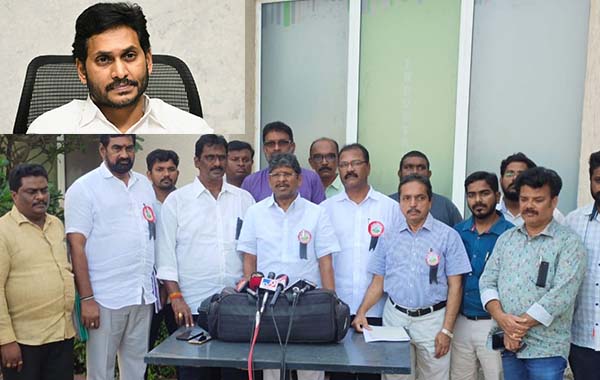 AP : మరోసారి చలో విజయవాడ కార్యక్రమం .. ప్రభుత్వానికి ఏపీ ఉద్యోగుల హెచ్చరిక..