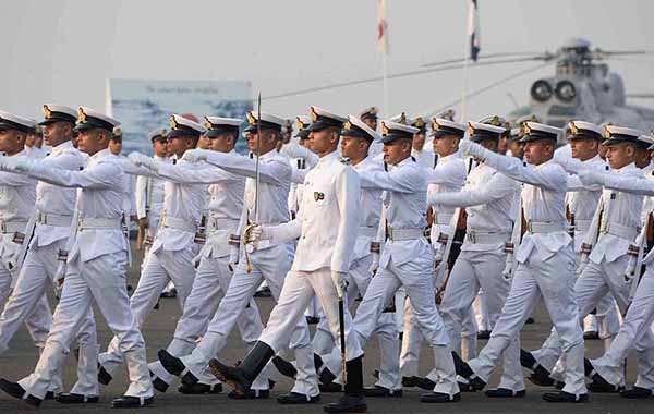 Navy : నేవీలో ఉద్యోగాల భర్తీ.. అర్హులు ఎవరంటే..?