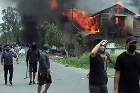 Manipur : మణిపూర్‌లో మళ్లీ హింస.. 40 మంది కాల్చివేత.. అమిత్ షా టూర్ ..