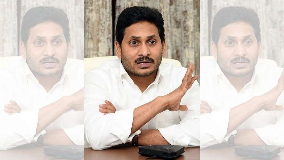 CSK: డాడ్స్ ఆర్మీ నుంచి ఐపీఎల్ ఛాంప్ వరకు.. సీఎస్‌కే మహేంద్రజాలం..