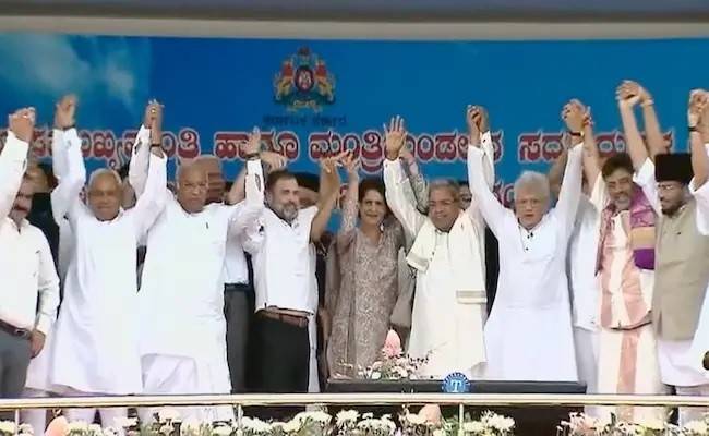 Congress: కాంగ్రెస్ 'బలగం'.. 'అన్నీ మంచి శకునములే'..