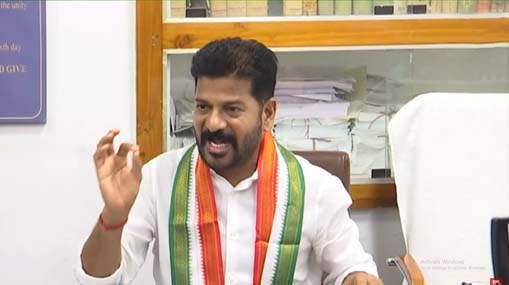Viveka Murder Case : వివేకా సోదరి సంచలన కామెంట్స్.. వాళ్లే హంతకులు..!