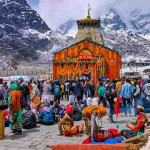 Kedarnath: కేదార్‌నాథ్‌లో భారీ హిమపాతం.. గుర్రాలపై భక్తులు.. యాత్రకు బ్రేకులు..