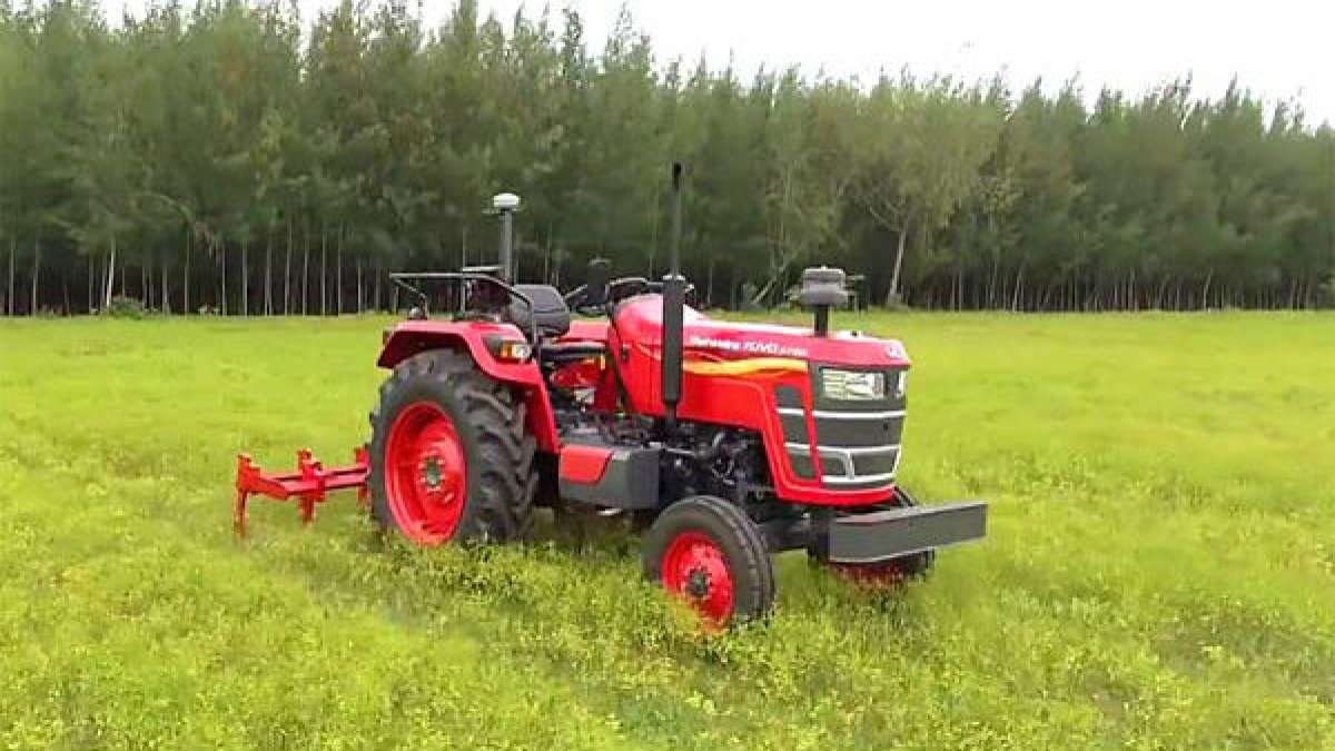 Driverless Tractor: డ్రైవర్ లేకుండా ట్రాక్టర్.. వ్యవసాయం కోసం..