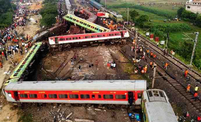 Odisha Train Accident: మూడో రైల్‌కు సిగ్నల్ ఎలా ఇచ్చారు? నిపుణుల క్లారిటీ ఇదే..