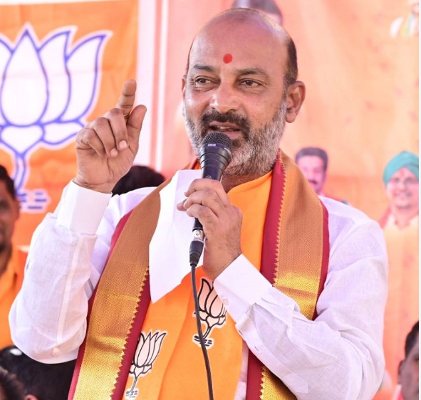 AP : ఆ ఉద్యోగులకు గుడ్ న్యూస్.. 5 రోజుల పనిదినాలు మరో ఏడాది పొడిగింపు..