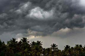 Kerala : రేపు కేరళ తీరానికి నైరుతి రుతుపవనాలు.. గతేడాది కంటే ఆలస్యం..