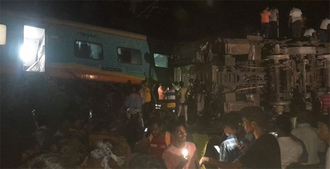 Train Accident: 7 బోగీలు బోల్తా.. 100మందికి పైగా గాయాలు.. ఘోర రైలు ప్రమాదం..