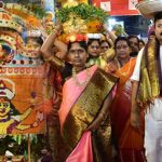 Bonalu : వైభవంగా లష్కర్ బోనాలు.. మహంకాళి అమ్మవారికి మొక్కులు చెల్లింపు..